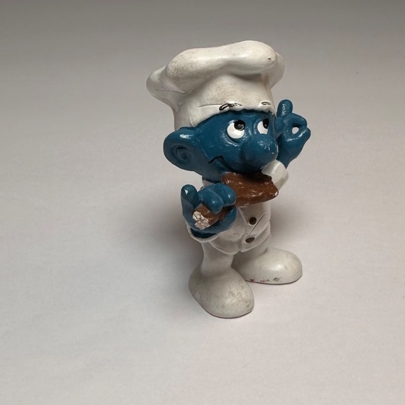 Vintage Baking Smurf Figurine Licking Spoon 1981 Schleich Peyo Portugal - Picture 4 of 9